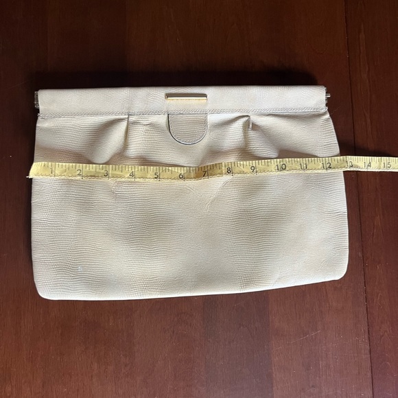 Rare Philippe Vintage Leather Clutch Purse Cream With Spring Lock Open/Close - Picture 8 of 10
